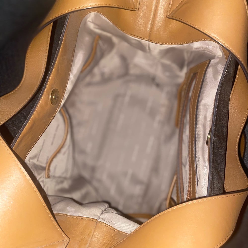 Authentic - Michael Kors Purse - image 5